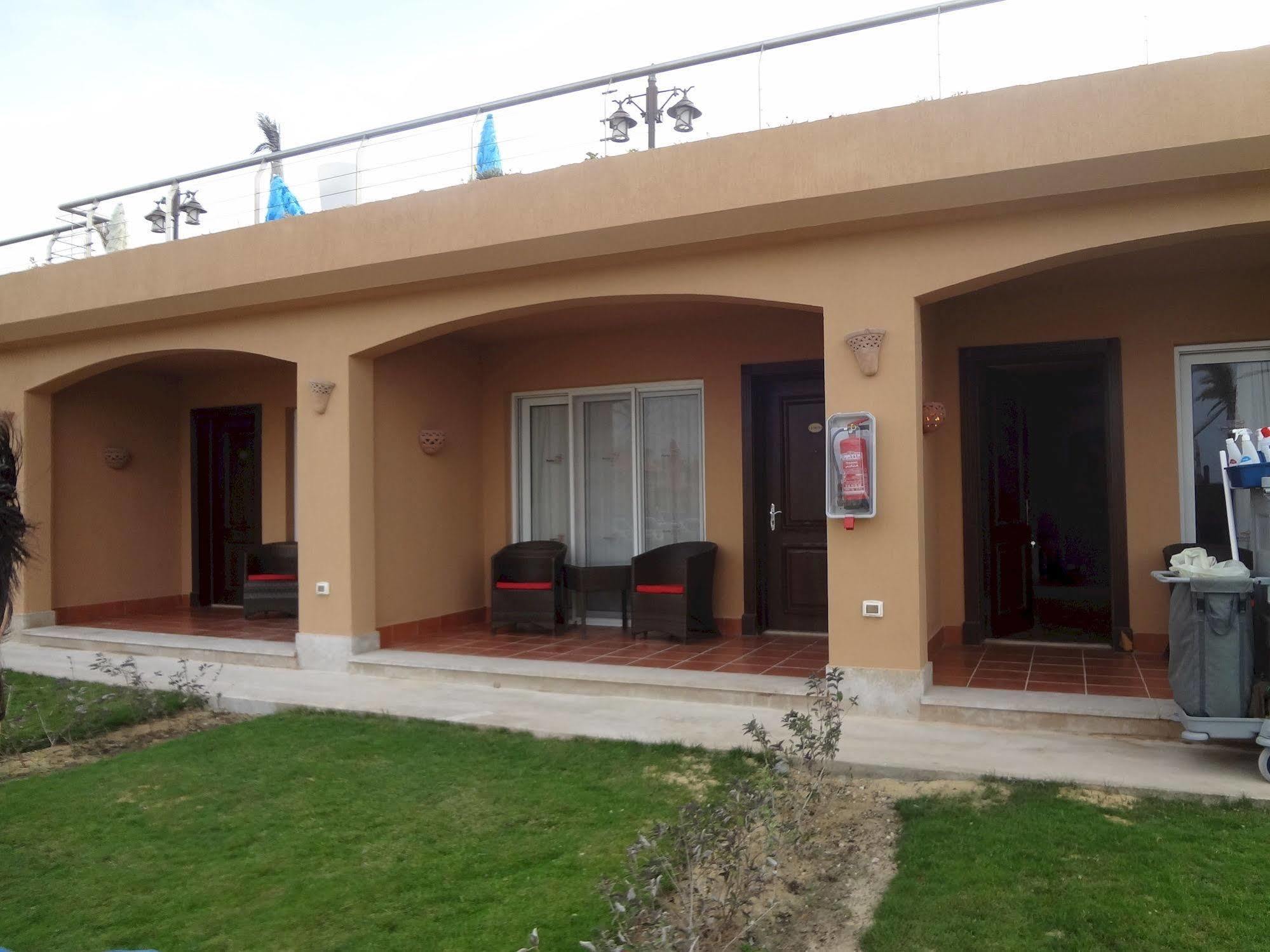 Porto Matrouh Beach Resort Mersa Matruh Exterior photo